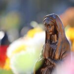 「誠意を尽くしても報われない」恋愛から抜け出す。自己犠牲を手放し、心が軽くなる方法