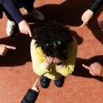 いじめの被害者が加害者になる心理とは｜復讐心やトラウマの連鎖のメカニズム